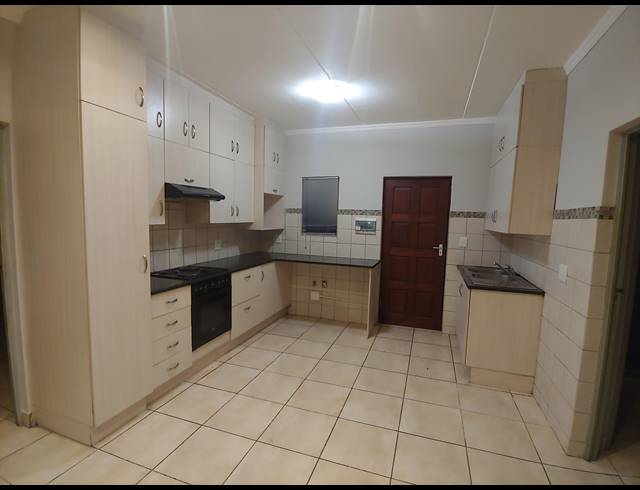 2 BEDROOM FLAT RENTED IN VILLIERIA